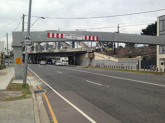 Annerley-bridge-strike-protection--beam-installation-05